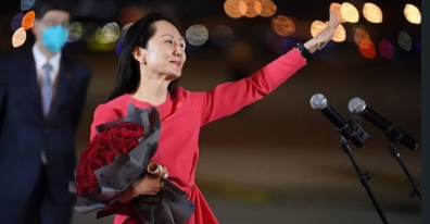 Meng Wanzhou's return to China received great attention. Related reports that day occupied hot searches on major platforms. For example, six of the top ten sear...