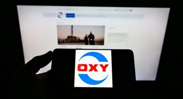 バフェットが財布を緩めるにつれて、OXYが上昇し続けている