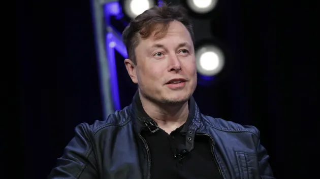 イーロン・マスクは長年アップルを批判してきました。Appleは彼をほとんど無視してきました