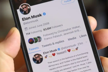 イーロン・マスクはTwitterのCEOを辞任すべきかどうかを決めるオンライン投票を開始しました。