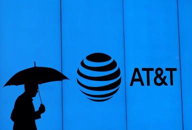 無線網絡主管警告行業增長緩慢，AT&t 創下 12 年低點