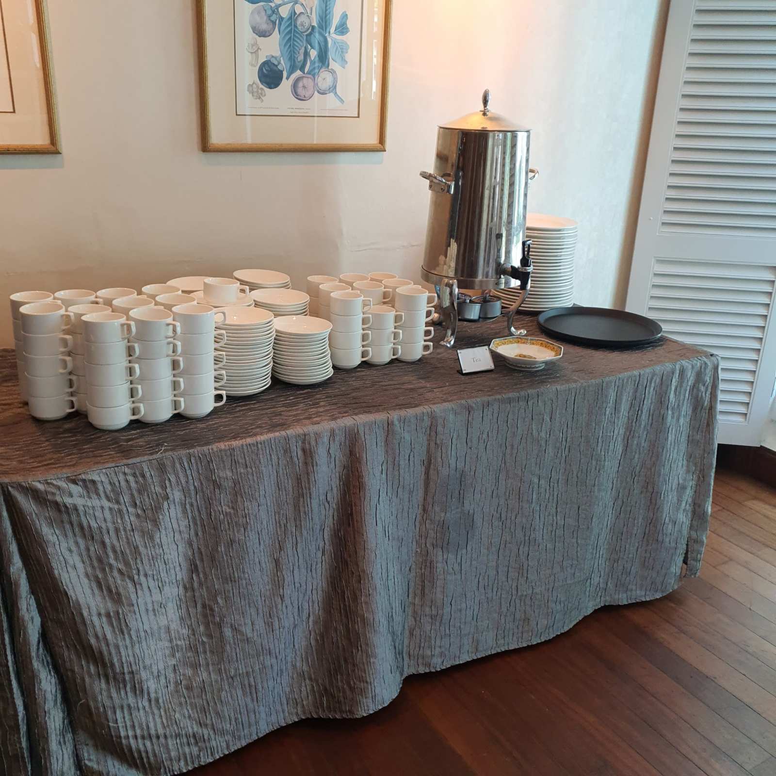 there are 3 coffee stations