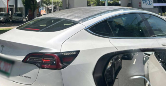 Taiwan car owner says Tesla's panoramic sunroof is "too hot".