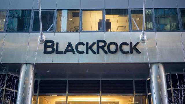 The Big Players are waiting : Blackrock Lines up $2 Billion for Spot Bitcoin ETF Launch