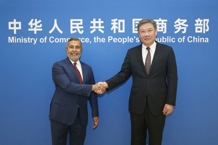 中國商務部長與美光的首席執行官會面，歡迎該公司在遵守中國法律的情況下在中國擴展業務。