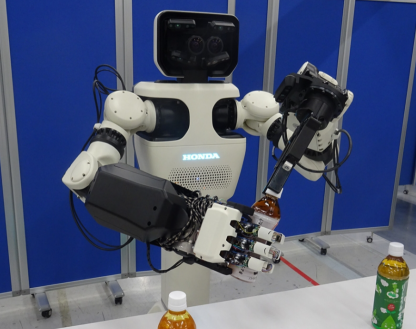 「本田阿凡達機器人」（改變自我機器人），實現虛擬運動