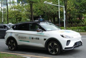 百度推出中國首個全天候機器人計程車服務