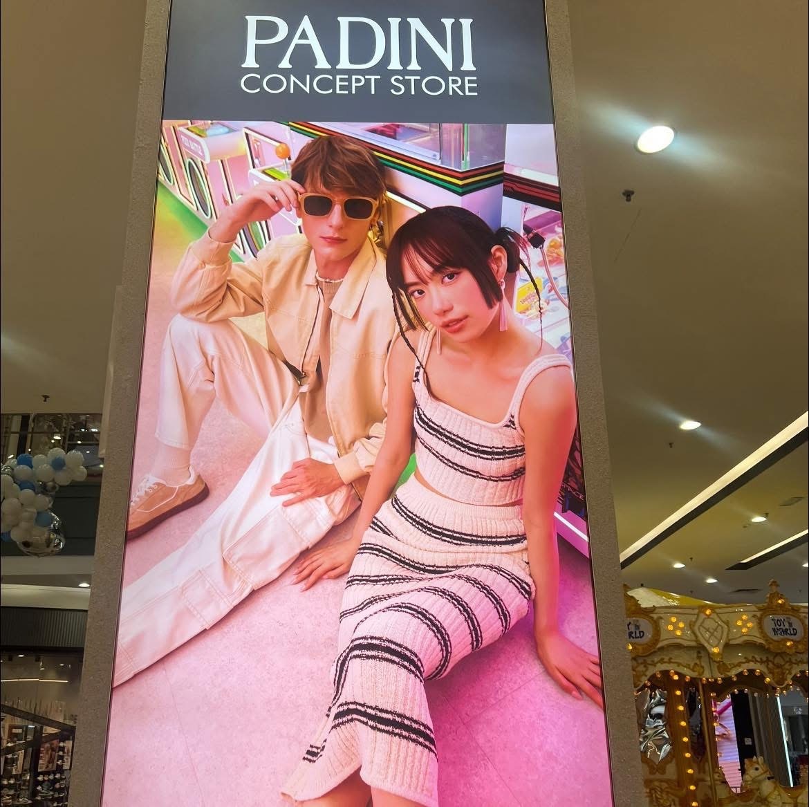 $PADINI (7052.MY)$  … OK 颜值面加分 … 今天回公司上班处理事情，经过这柱子看见这广告 … 好像 macam yes 酱 …  Padini：主打现代简约风格的工作服饰。 Padini Authentics：提供舒适休闲的校园风服饰。 Seed：时尚且舒适的服装。 PDI：休闲服饰。 P&Co：...