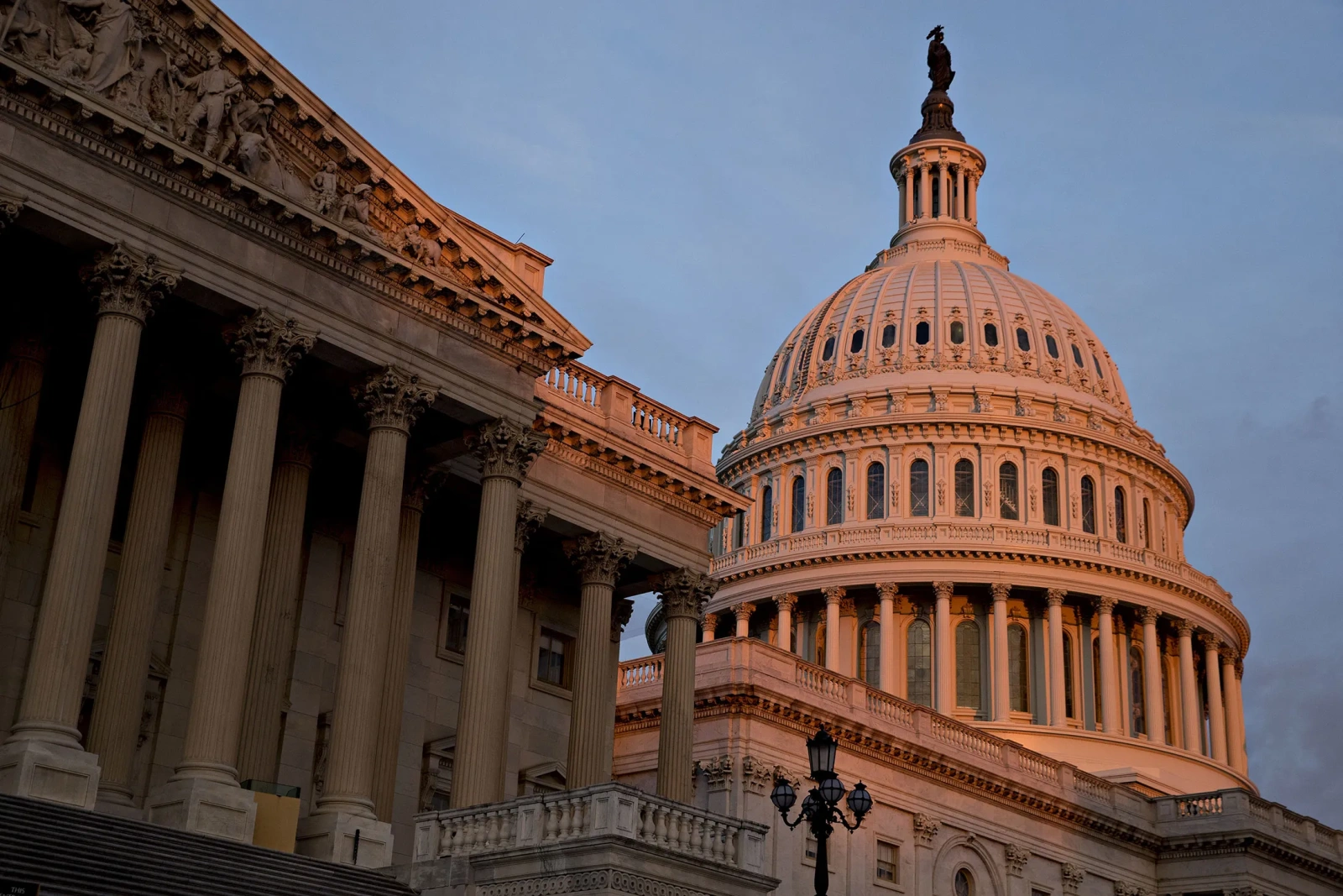 🇺🇸 美国政府关门迫在眉睫：这对经济、美联储和投资者意味着什么- moomoo 社区