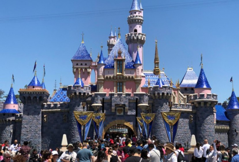 ディズニーワールドは、ライトニングレーンマルチパスをボトルに