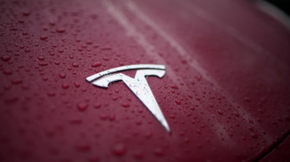 Tesla: FSD Price Cuts Could Be "Critical Catalyst" for Shares, RBC Says.