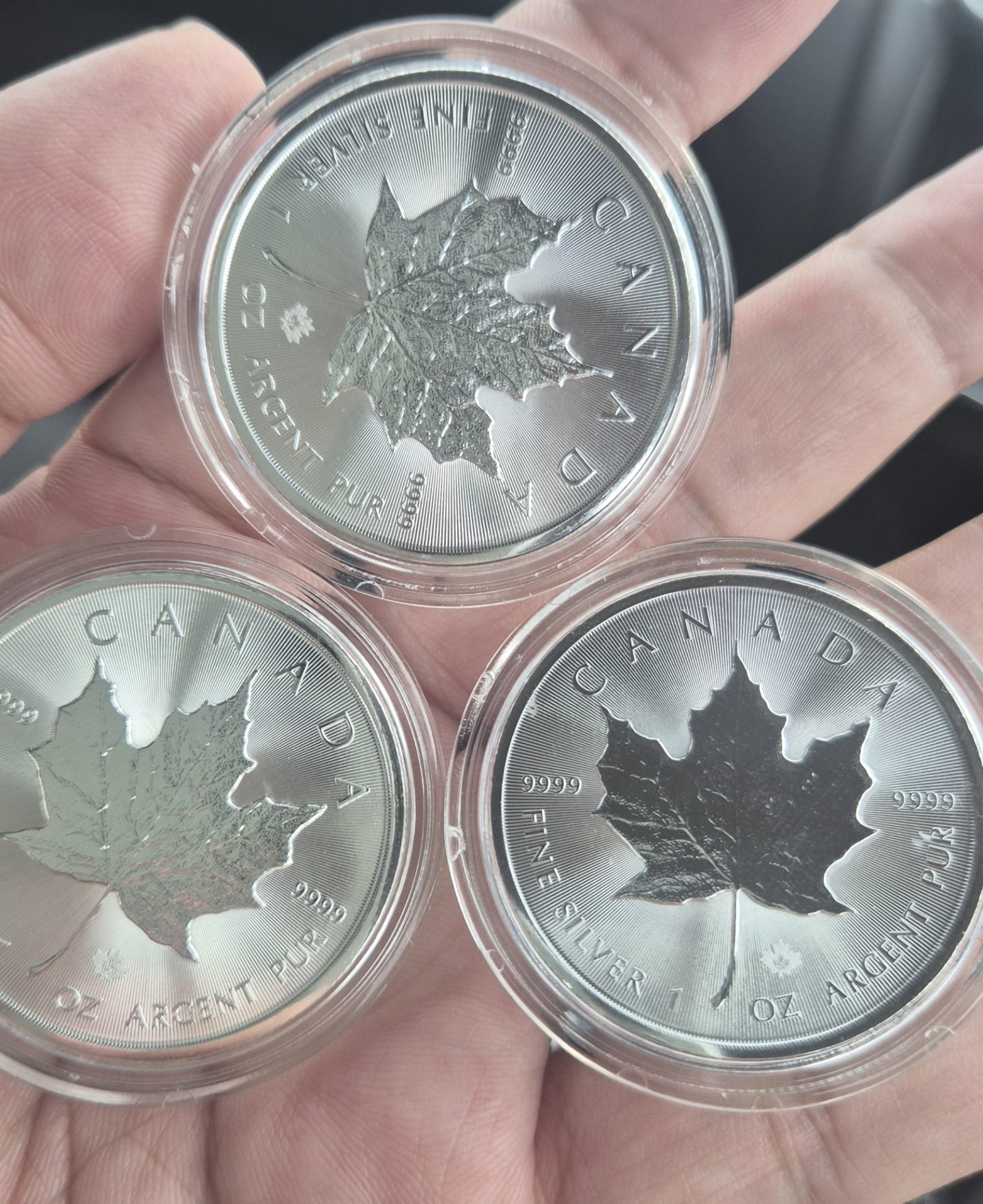 $白銀/美元 (XAGUSD.FX)$ 1盎司銀楓葉幣價格實惠，對於持幣者來說，現在正是買入並增加持倉的好時機。