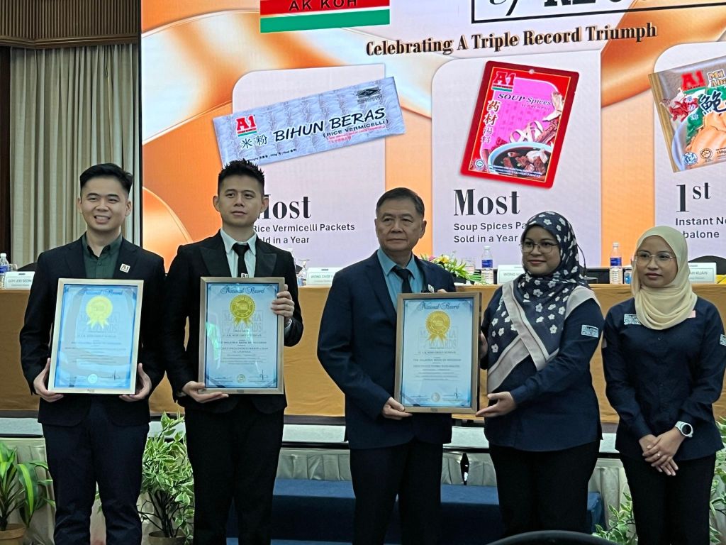 𝗖𝗲𝗹𝗲𝗯𝗿𝗮𝘁𝗶𝗻𝗴 𝗔𝟭 𝗔.𝗞. 𝗞𝗼𝗵 𝗚𝗿𝗼𝘂𝗽 𝗕𝗲𝗿𝗵𝗮𝗱’𝘀 𝗠𝗮𝗹𝗮𝘆𝘀𝗶𝗮 𝗕𝗼𝗼𝗸 𝗼𝗳 𝗥𝗲𝗰𝗼𝗿𝗱𝘀 𝗠𝗶𝗹𝗲𝘀𝘁𝗼𝗻𝗲