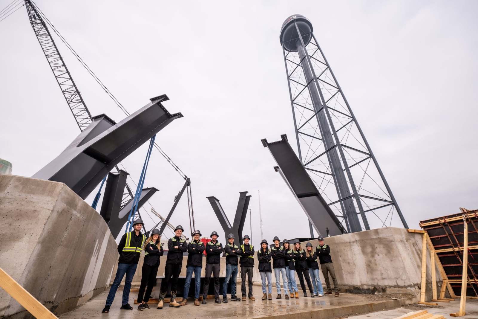 $Rocket Lab (RKLB.US)$ Progress of Neutron's launch mount. Beautiful isn't it?🚀🚀🚀