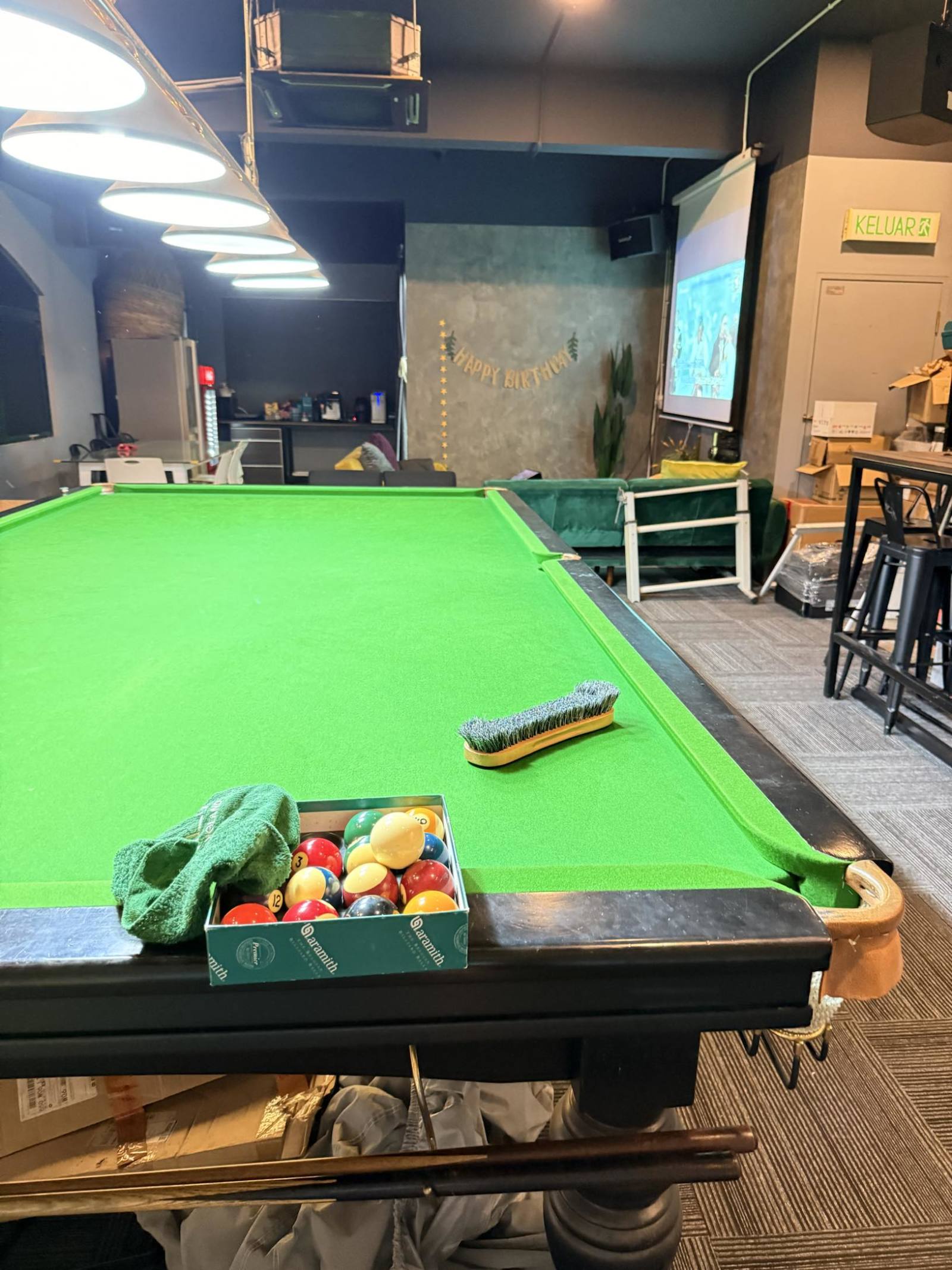 Getting ready to start. Wishing everyone good luck tonight in winning.[Party]