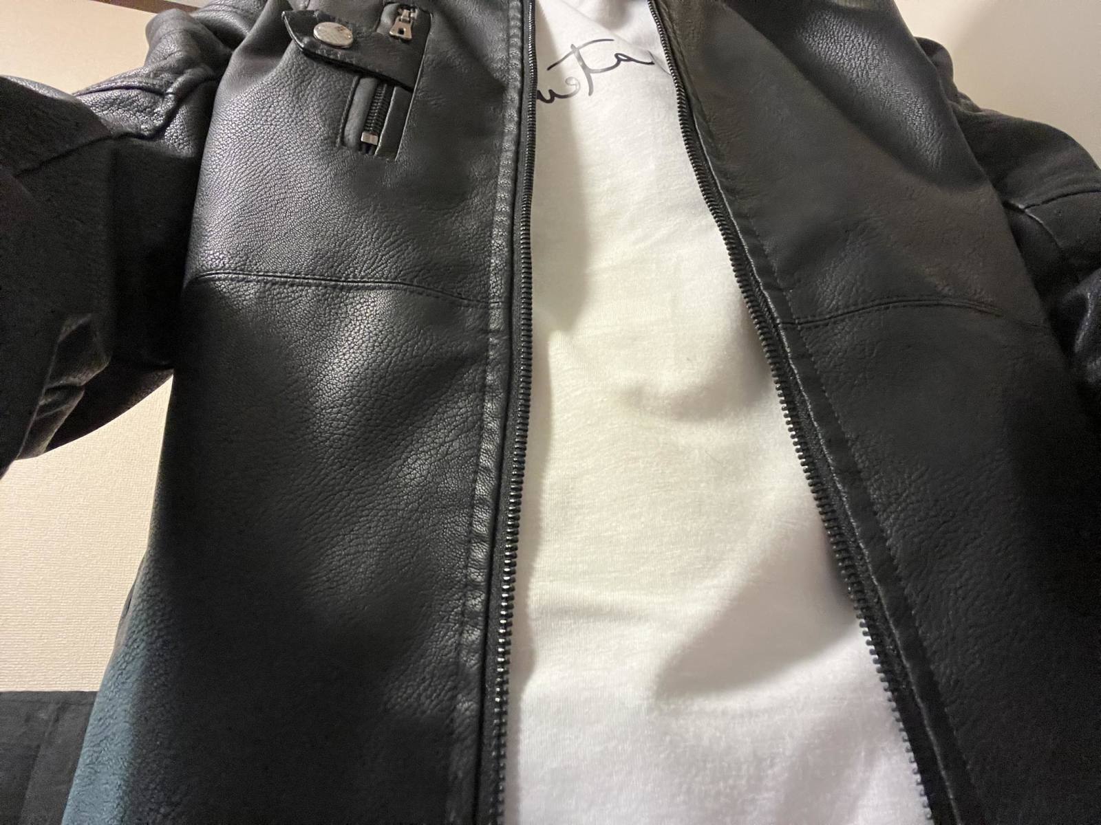 $NVIDIA (NVDA.US)$ Today, for my asset explosion plan, I decided to imitate nvidia's CEO Jensen and wear a black leather jacket. Cuter than an otter's microphon...