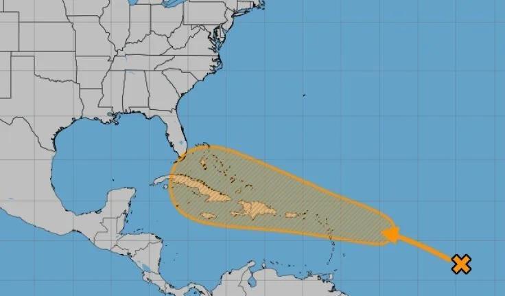 ハリケーンセンターによると、熱帯低気圧は来週に発達しフロリダに接近する可能性がある。