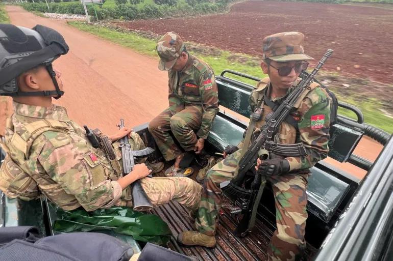 中国が仲介した停戦の崩壊後、この地域で戦闘が再開される前日、TNLA兵士が動員された。