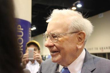 Buffett sold all of his Paramount shares and “lost a significant amount of money”