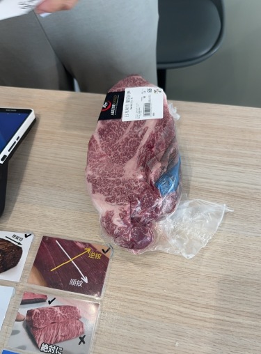 市場不管怎麼樣,包姐都必須去市場買魚買肉。