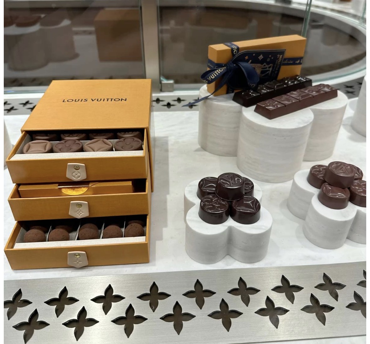 巧克力🍫很贵哦遇到打招呼就送哈哈哈哈