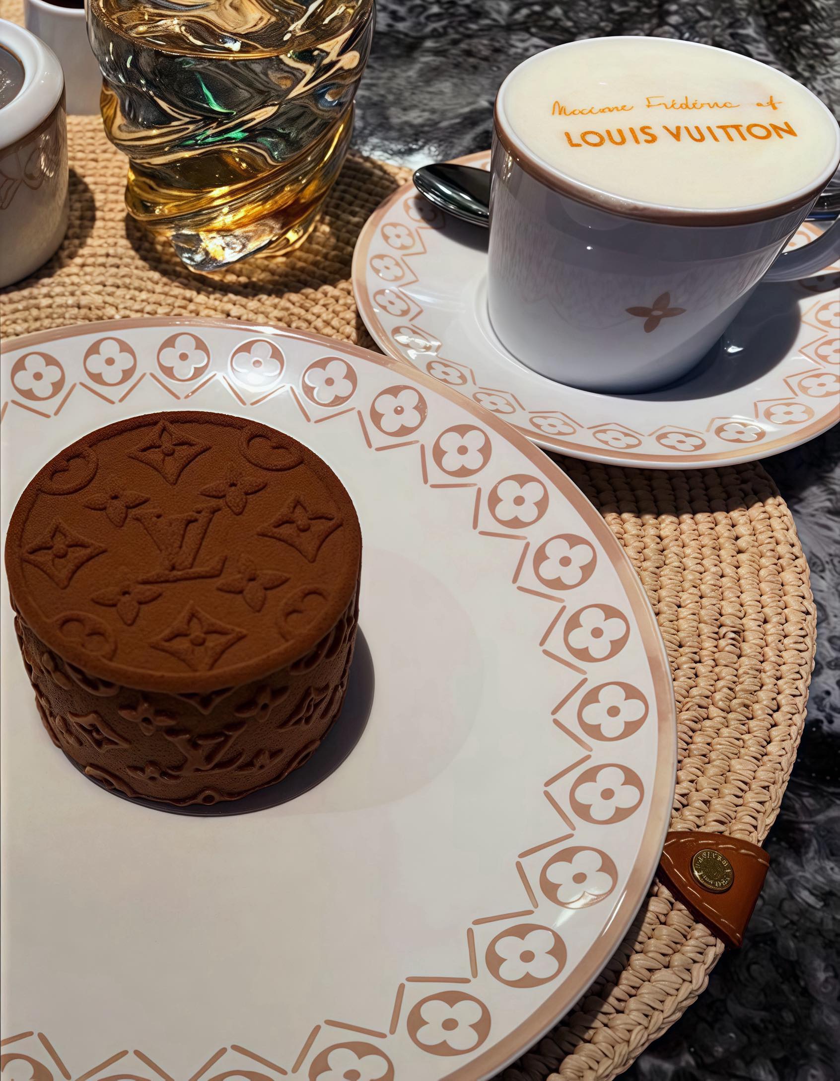 旅行的我太忙了～圣诞及跨年休息哦，包包我啊，去寻找东南亚的雪❄️和美食