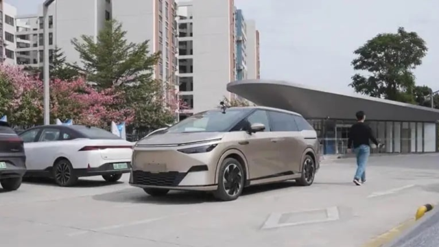 Xpeng X9 showcases autonomous driving capabilities in China [Video]